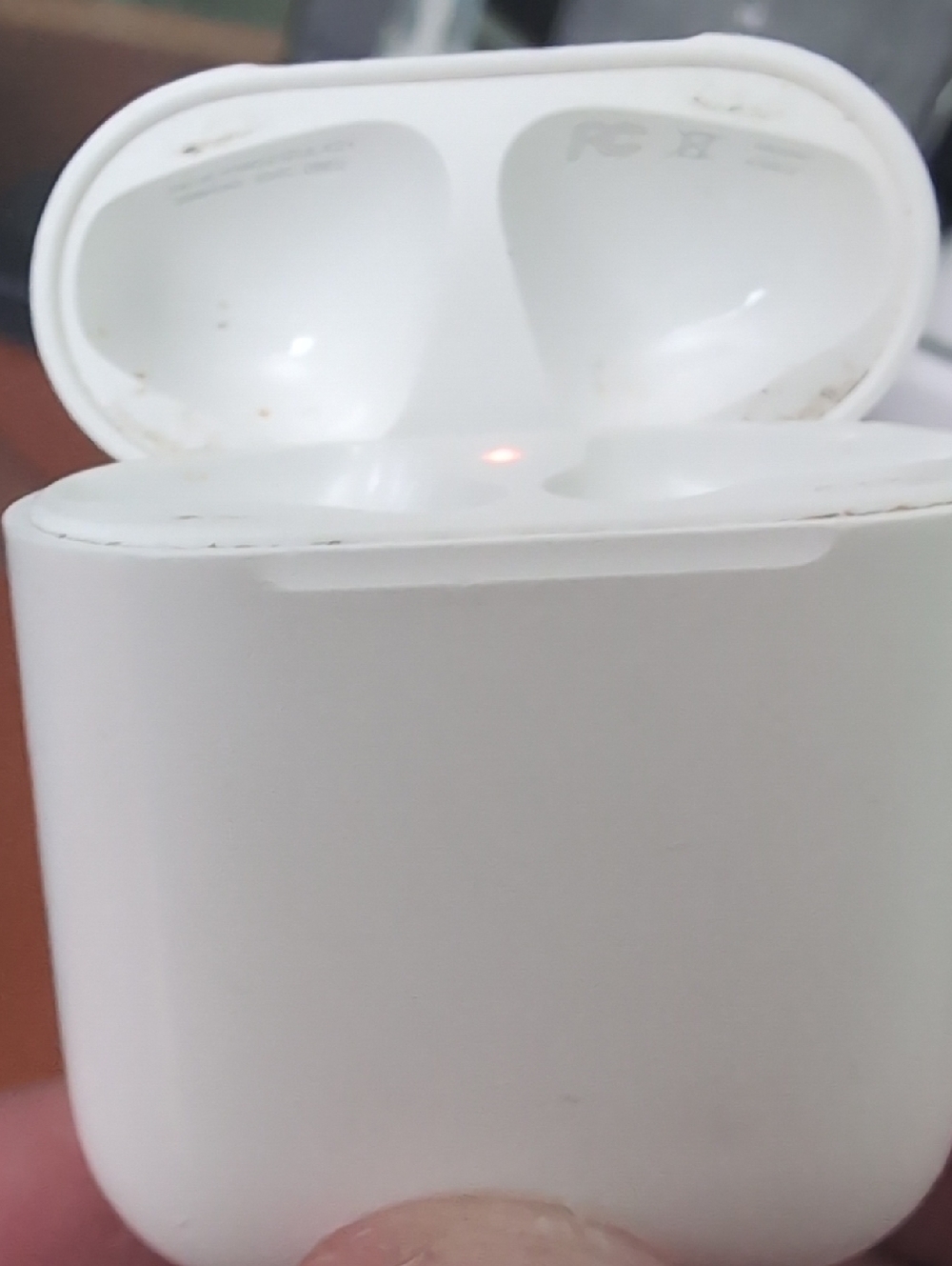 Apple A1602 AIRPOD 2nd Gen Charging Case ONLY in White